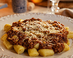 Gnocchi à Bolognese